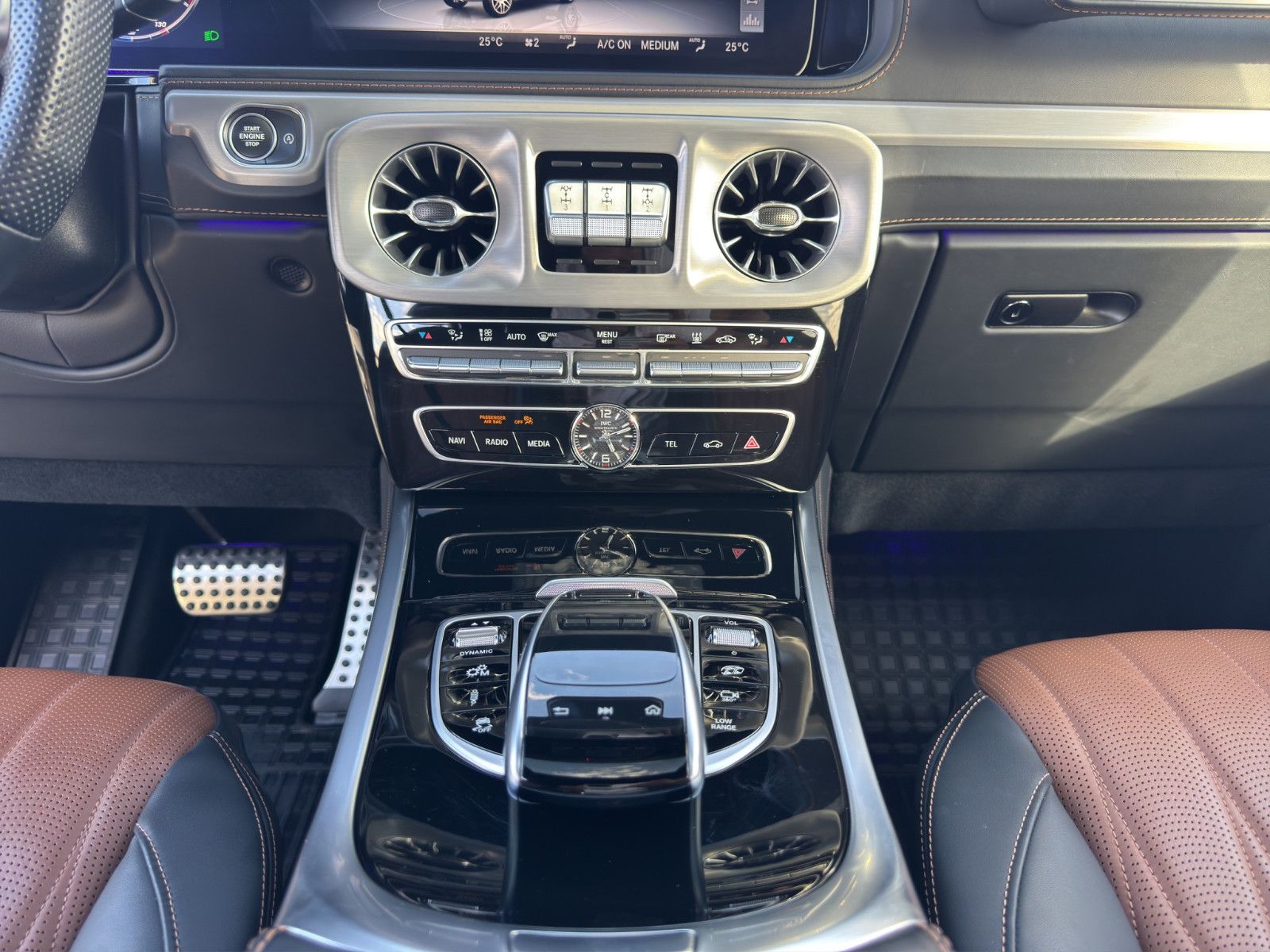 Fahrzeugabbildung Mercedes-Benz G 63 AMG/Garantie/Sdhz/Drivers/Sonderlack/AHK/