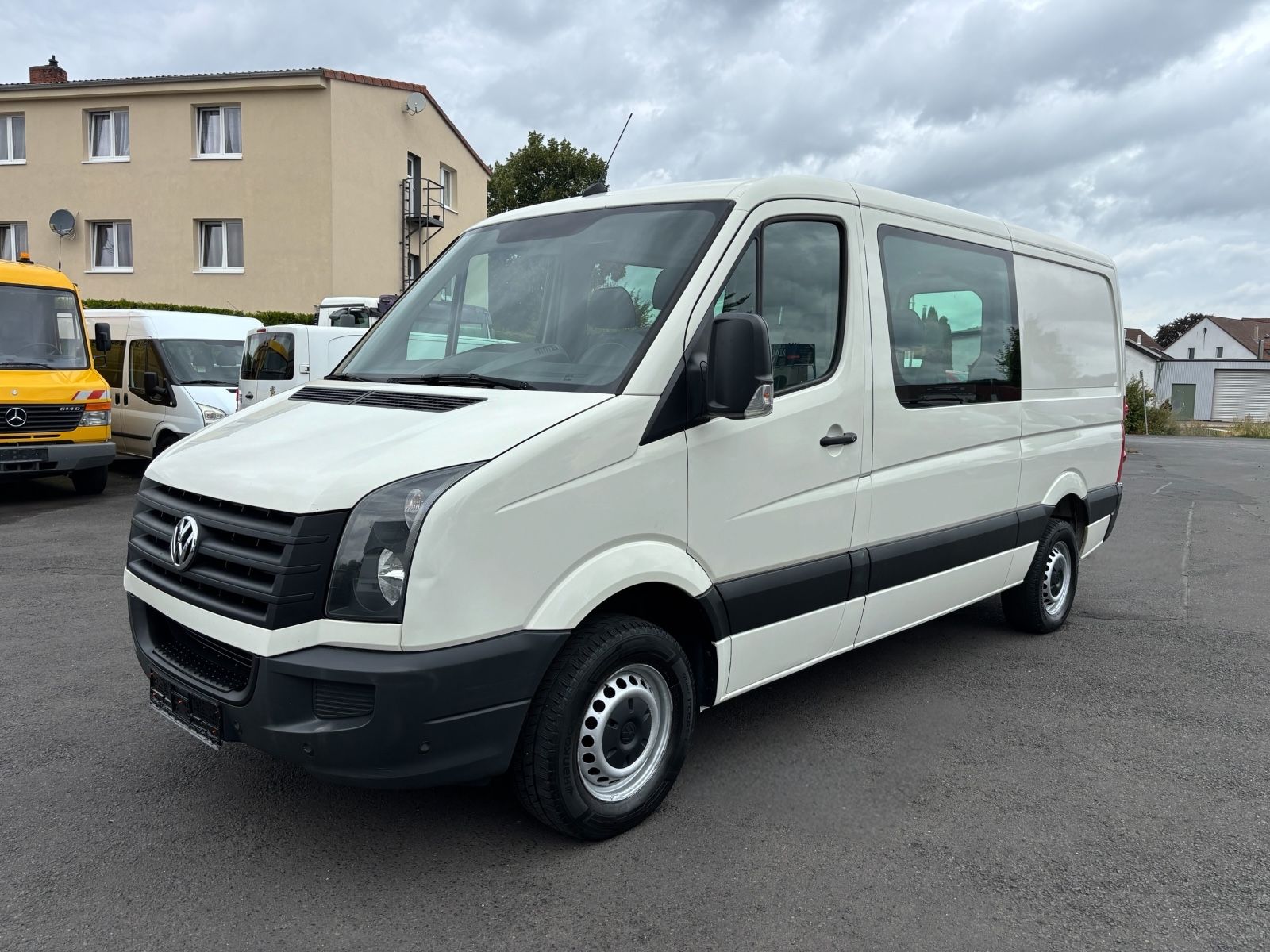 Volkswagen Crafter - 1