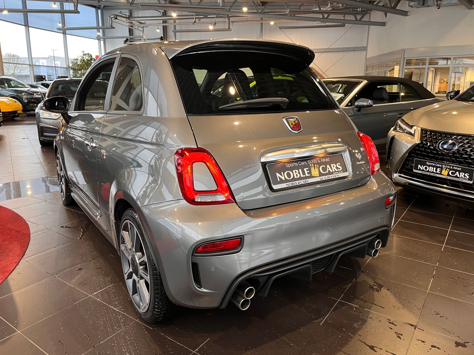 Fahrzeugabbildung Abarth 695 Turismo KLIMA NAVI LEDER ALU
