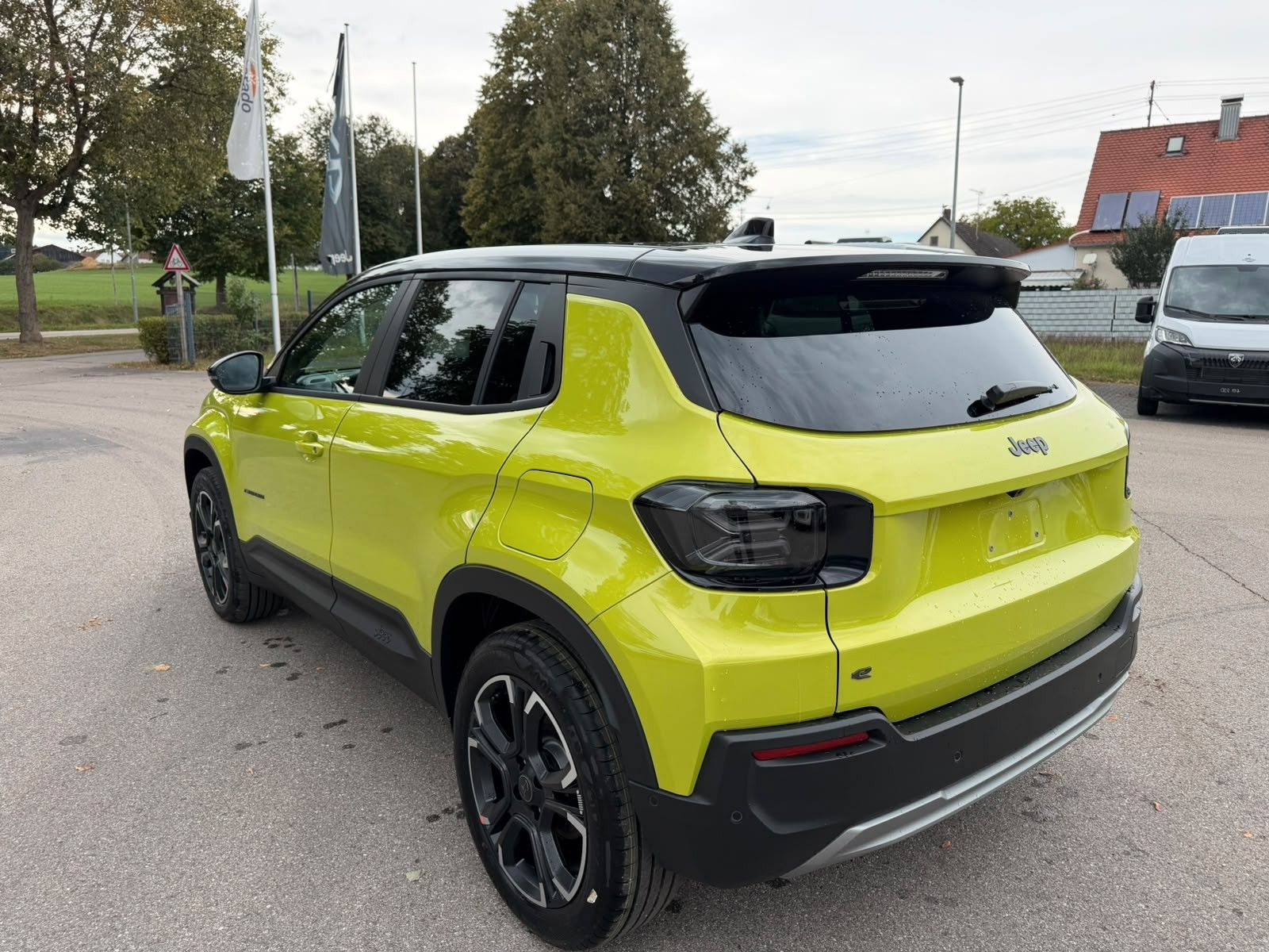 Fahrzeugabbildung Jeep Altitude Electric MJ27 virtual cockpit ACC uvm.