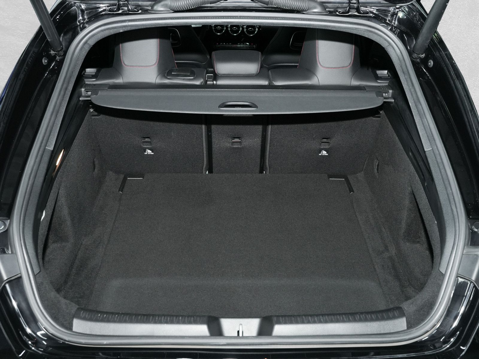 Fahrzeugabbildung Mercedes-Benz CLA 45 AMG Shooting Brake S 4Matic - Panorama
