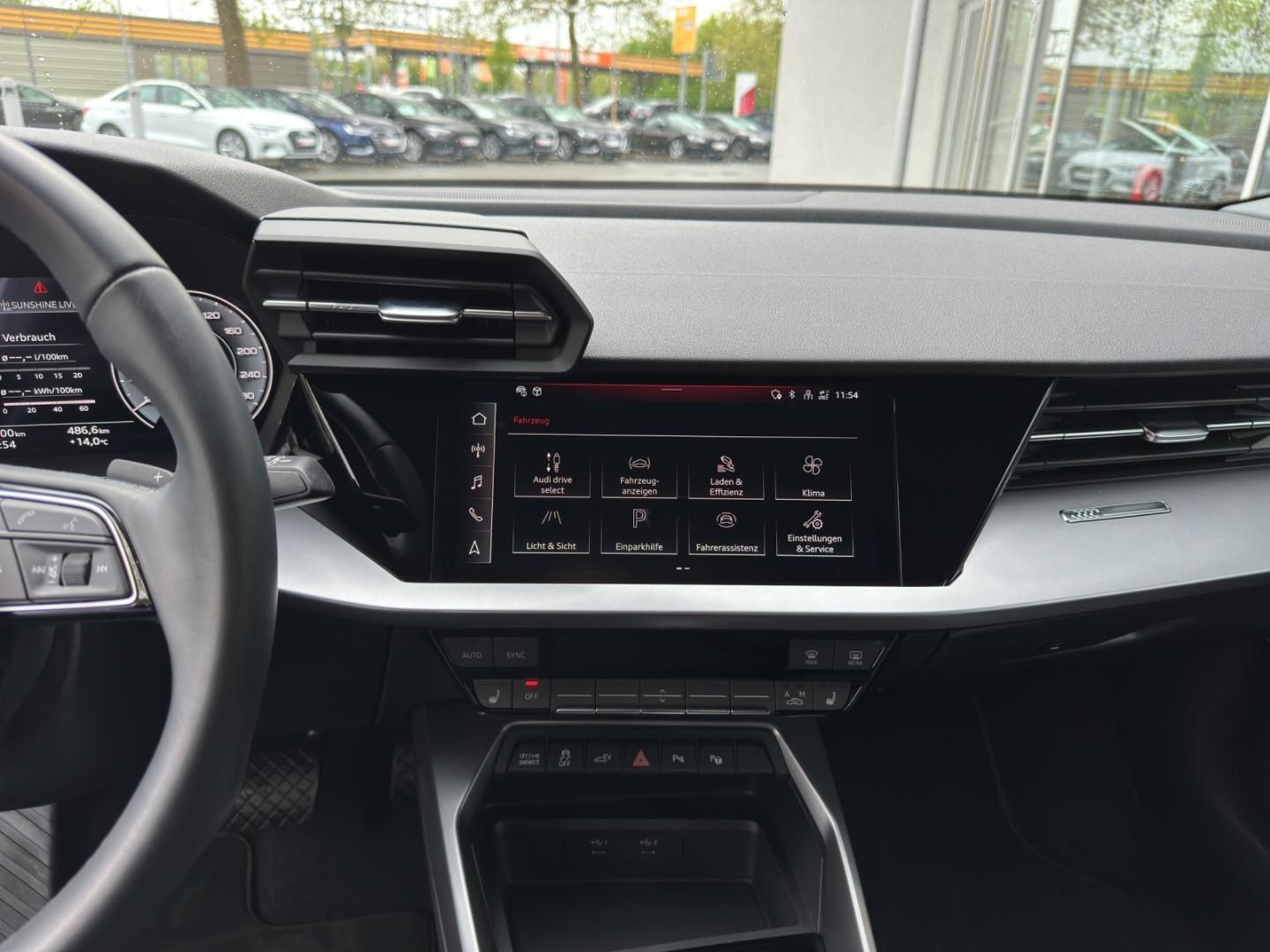 Fahrzeugabbildung Audi A3 Sportback TFSI e S line A3 Sportback 40 TFSI