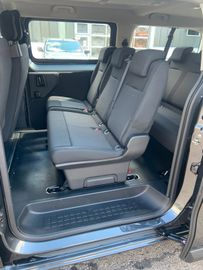 Bild 15 Opel Vivaro Kombi XL 9 Sitze 8 AT Heckklappe