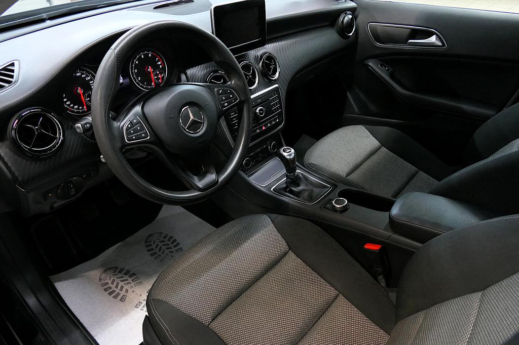 Mercedes-Benz GLA 180