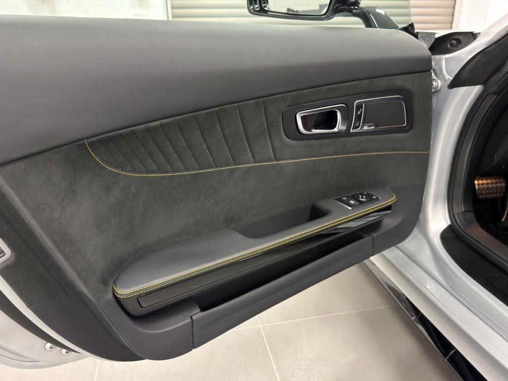 Mercedes-Benz AMG GT R