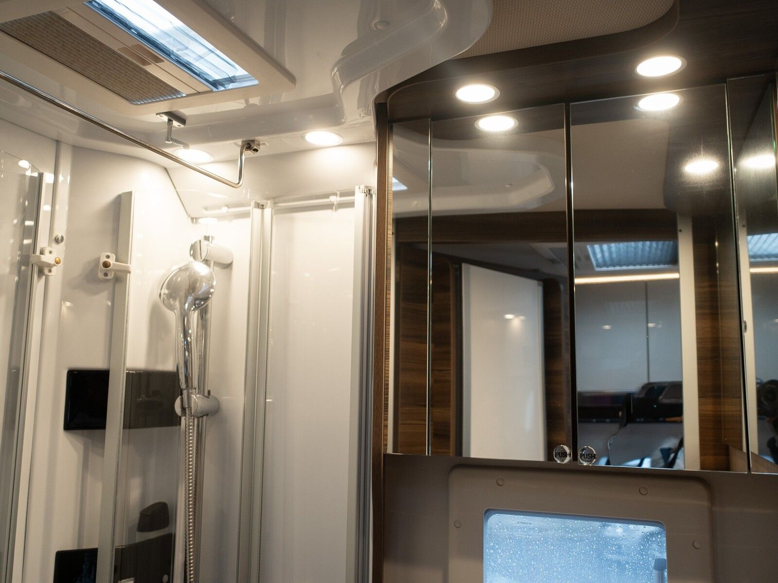 Fahrzeugabbildung Laika Ecovip L 3009 SAT*AHK*Navi/Kamera*Assistenz-Syst