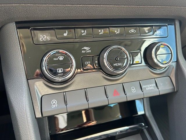 Fahrzeugabbildung SKODA Karoq 2.0TDI Clever LED+TEMPOMAT+AHK+NAVI+++
