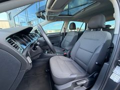 Fahrzeugabbildung Volkswagen Golf VII Lim 1.6 TDI Comfortline *ACC*SHZ*PANO*