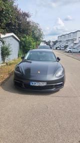 Porsche Panamera 4 E-Hybrid - - Porsche Panamera aus 2018 mit Hybrid-Antrieb