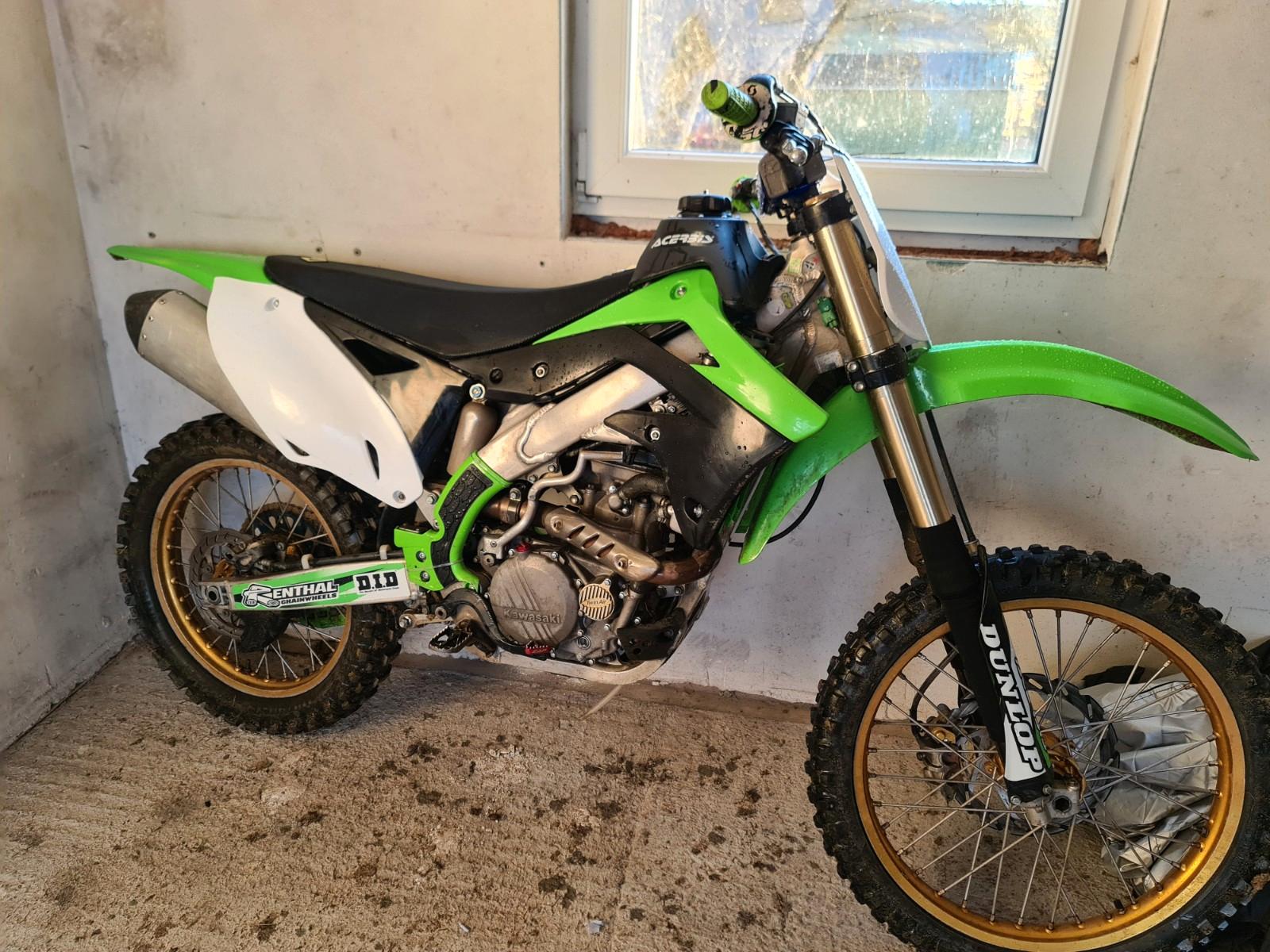 Kawasaki  2012 — вигляд ззаду