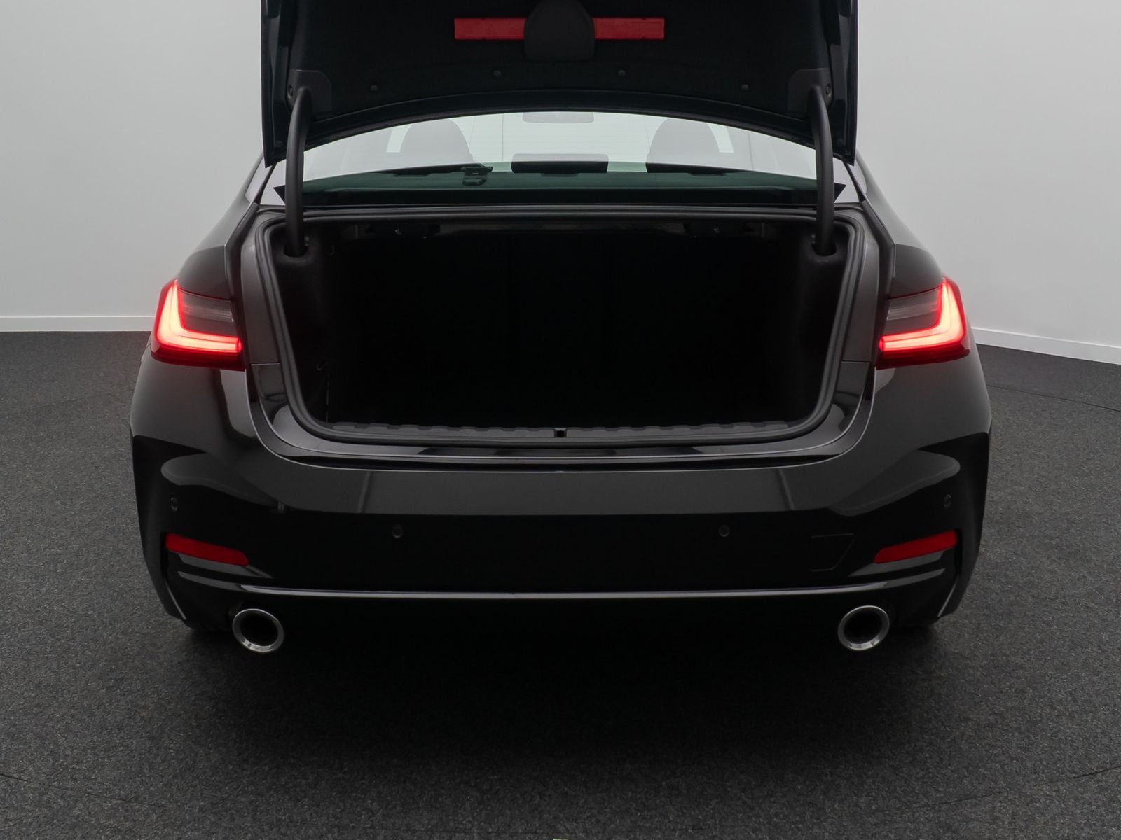 Fahrzeugabbildung BMW 330i GeschwindigReg DAB Komfort HiFi Leder 18Zol