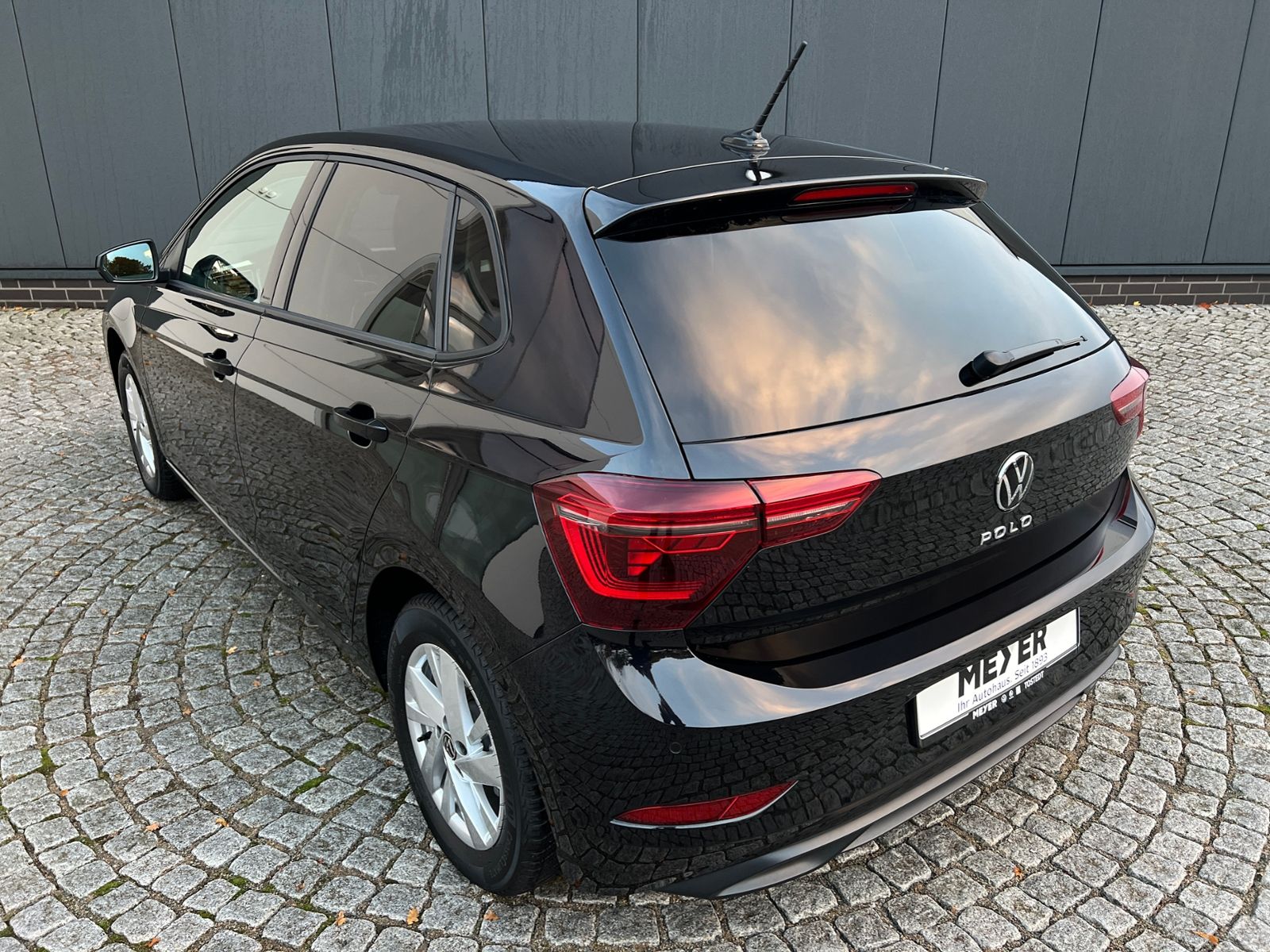 Fahrzeugabbildung Volkswagen Polo Style 1.0 TSI DSG *IQ.Drive-Paket, IQ.Light