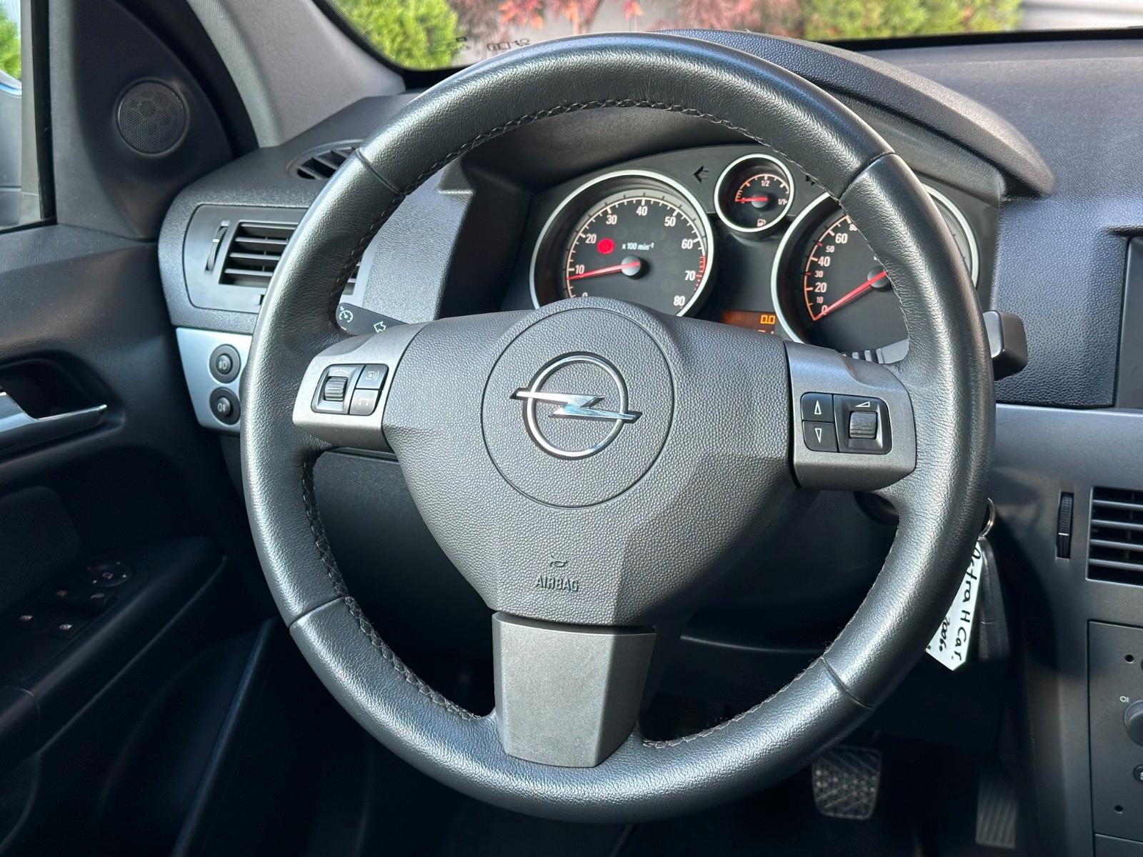 Opel Astra 2006 — photo 18