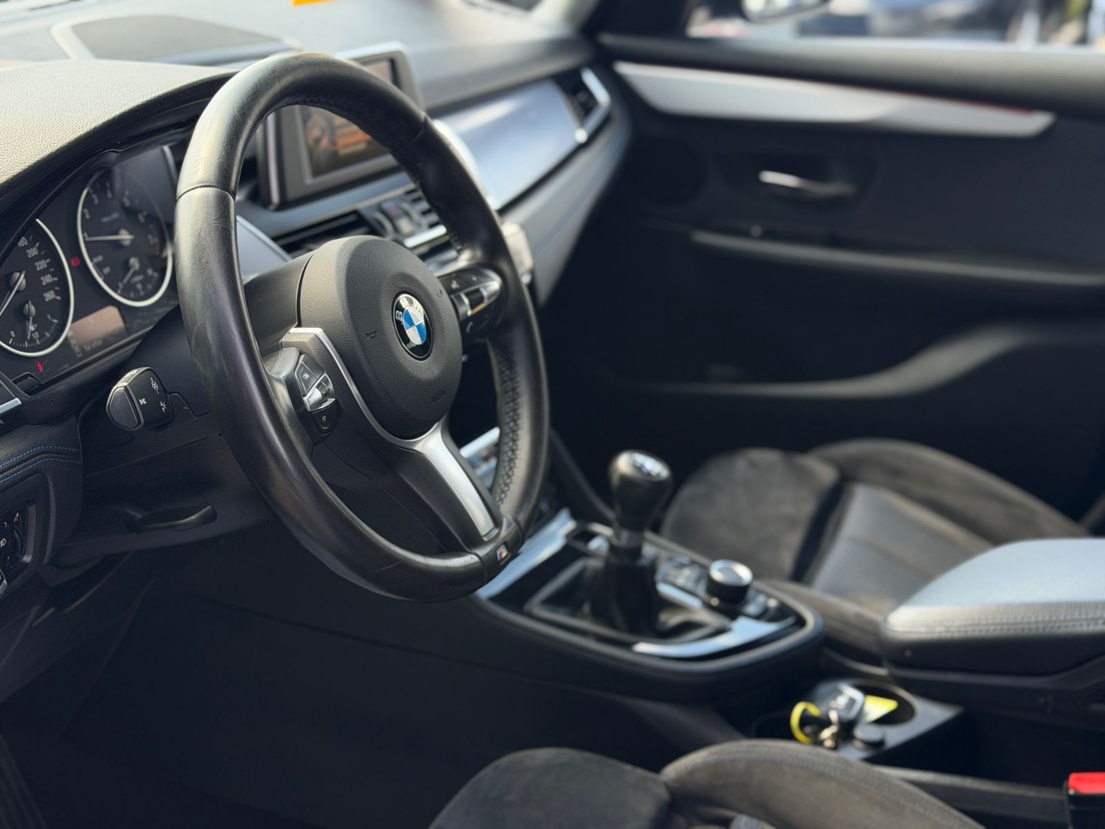218 Active Tourer M Paket Alcantara