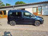 Volkswagen Caddy PKW 5 Sitze / Rollstuhlrampe - VW Caddy von privat