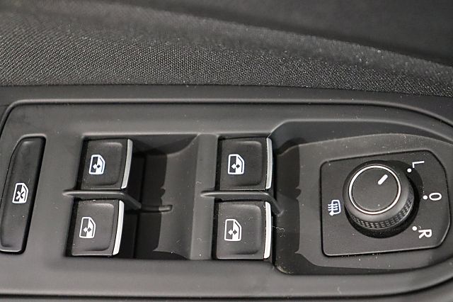 Golf 1.5 TSI Life LED NAVI KLIMA SHZ DAB BT PDC