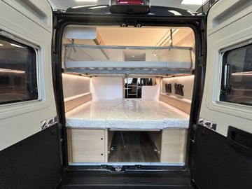 Sunlight Adventure Cliff 601 RT Stockbetten+Aufstelldach