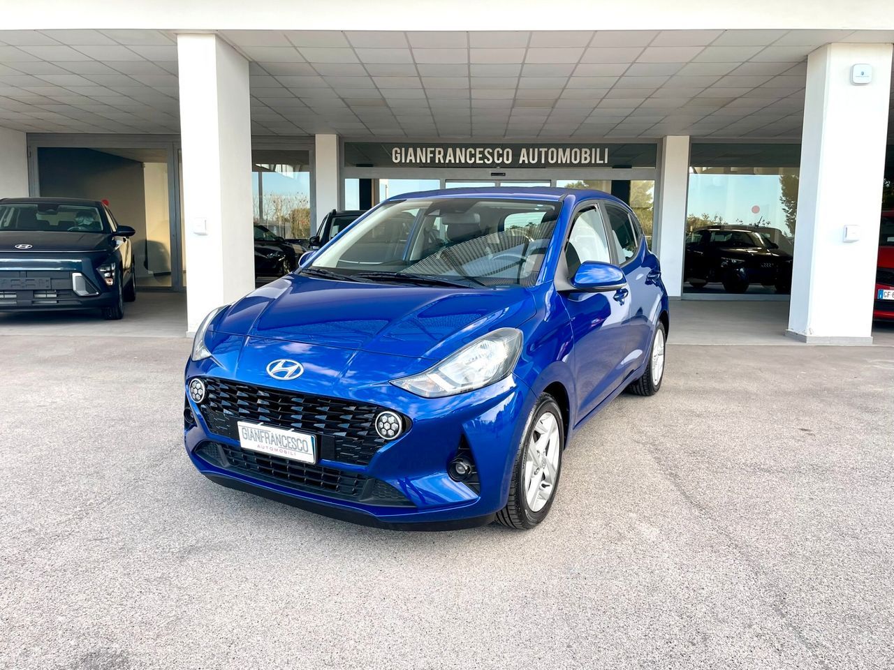 HYUNDAI i10