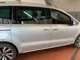 Volkswagen SHARAN HIGHLINE-7SITZER-NAVI-AUTOMA-PANO-KAMERA - Volkswagen Sharan: Leder, Navigationssystem