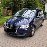 Volkswagen Touran Highline|Xenon|PDC|AHK|Klimaauto.|Stzhz.| - Volkswagen Touran mit Benzin-Antrieb: Limousine