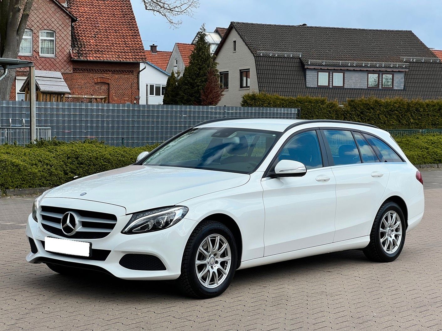 MERCEDES-BENZ C 220