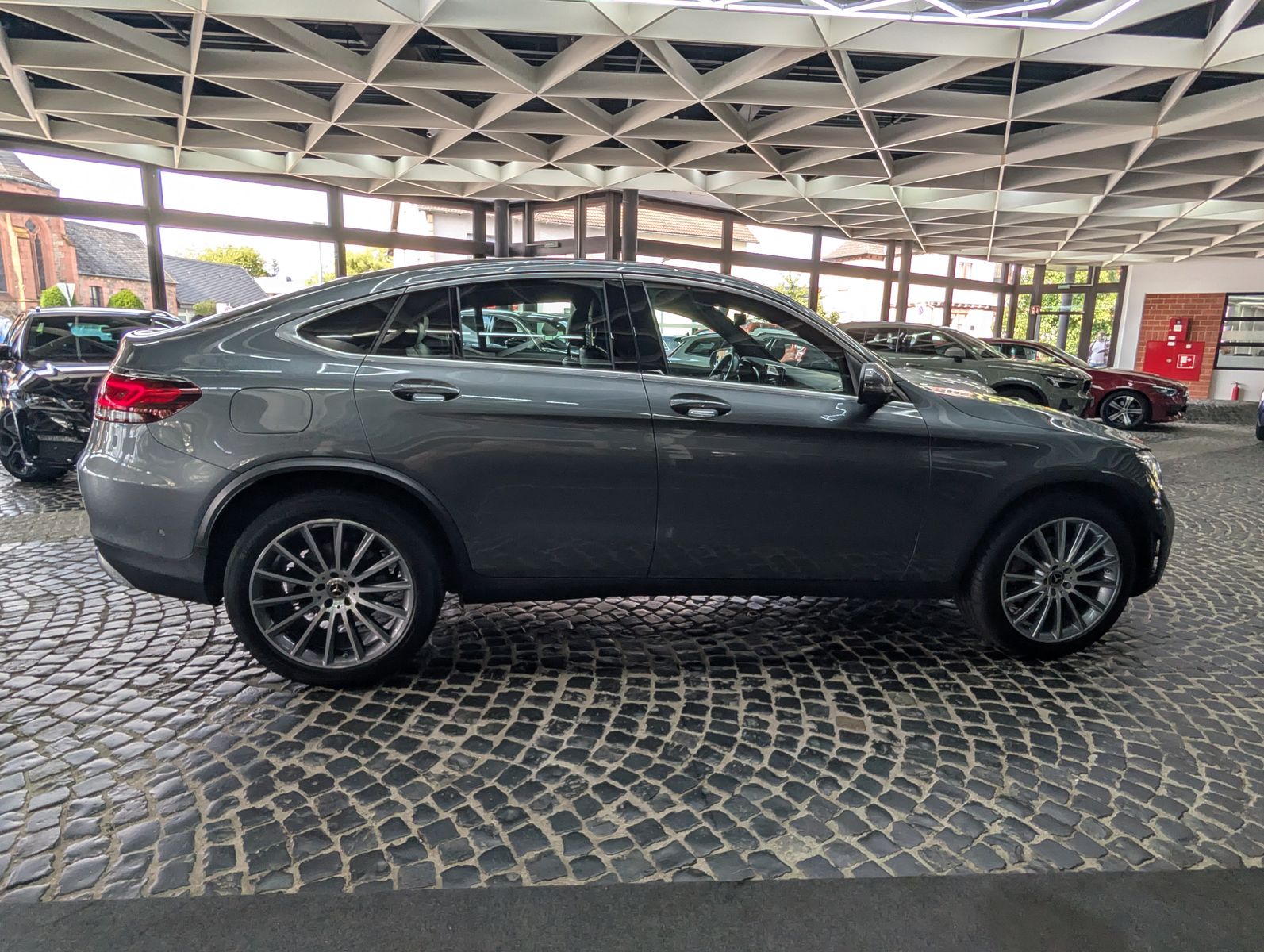 Fahrzeugabbildung Mercedes-Benz GLC 220 d Coupé 4M AMG PANO*360*HuD*MEMO*20"Voll