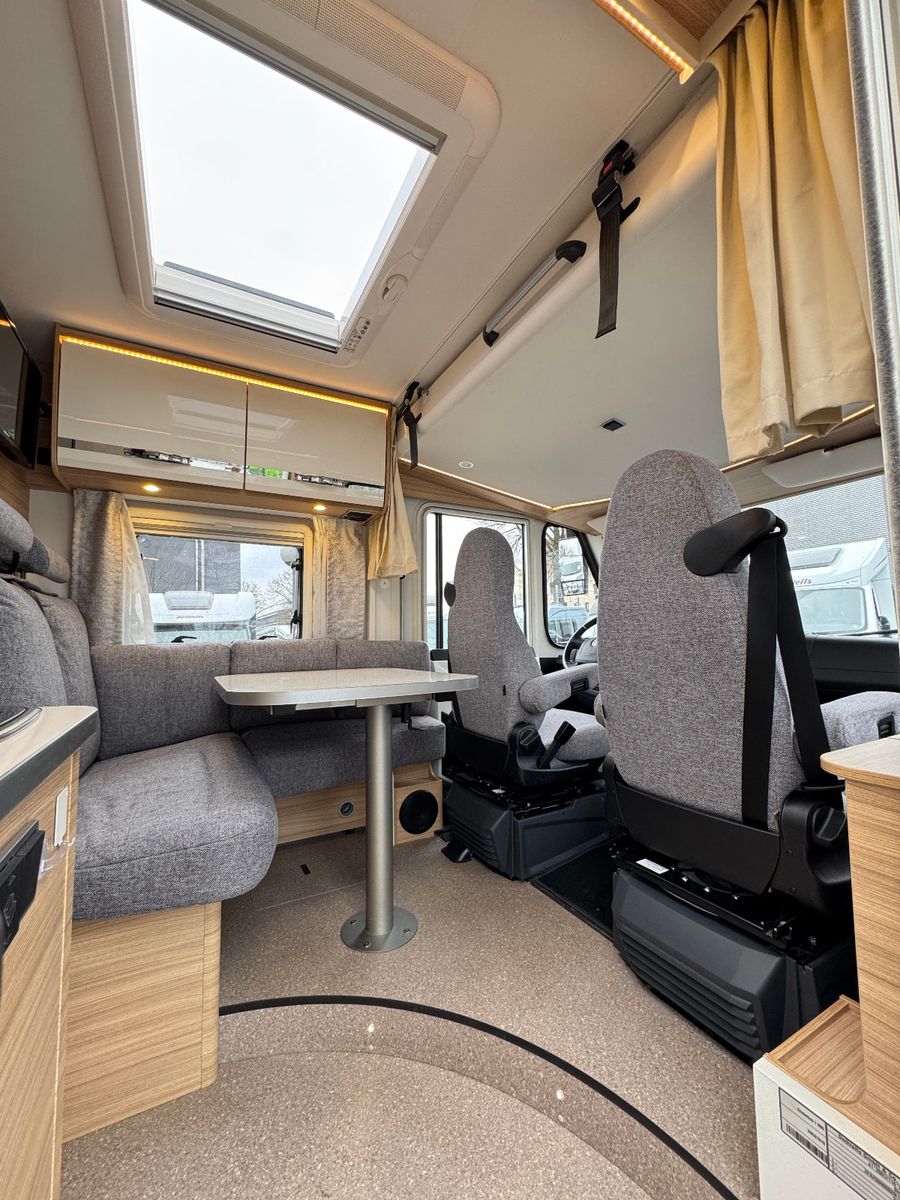 Fahrzeugabbildung Dethleffs Globebus I 006 GT PAKET WHITE 9GT SAT DACHKLIMA