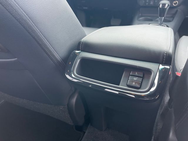 Toyota Hilux Invincible 4×4 JBL Schwarz Automatik