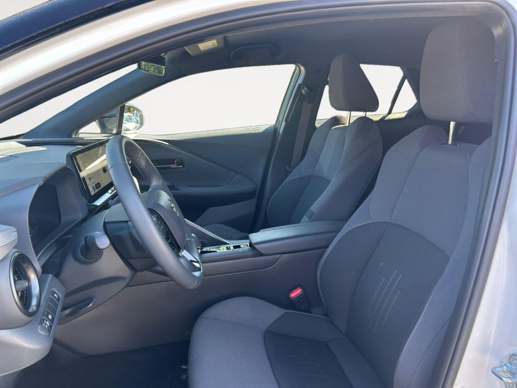 Fahrzeugabbildung Toyota C-HR 2.0 Hybrid Lounge Premiere