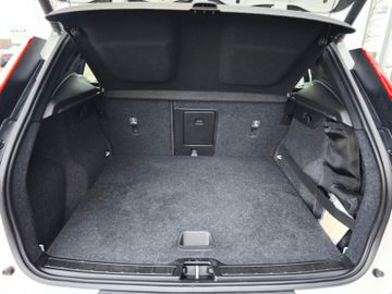 Volvo XC40 Momentum 2WD*AHK*LED*SHZ*Kamera*PDC*