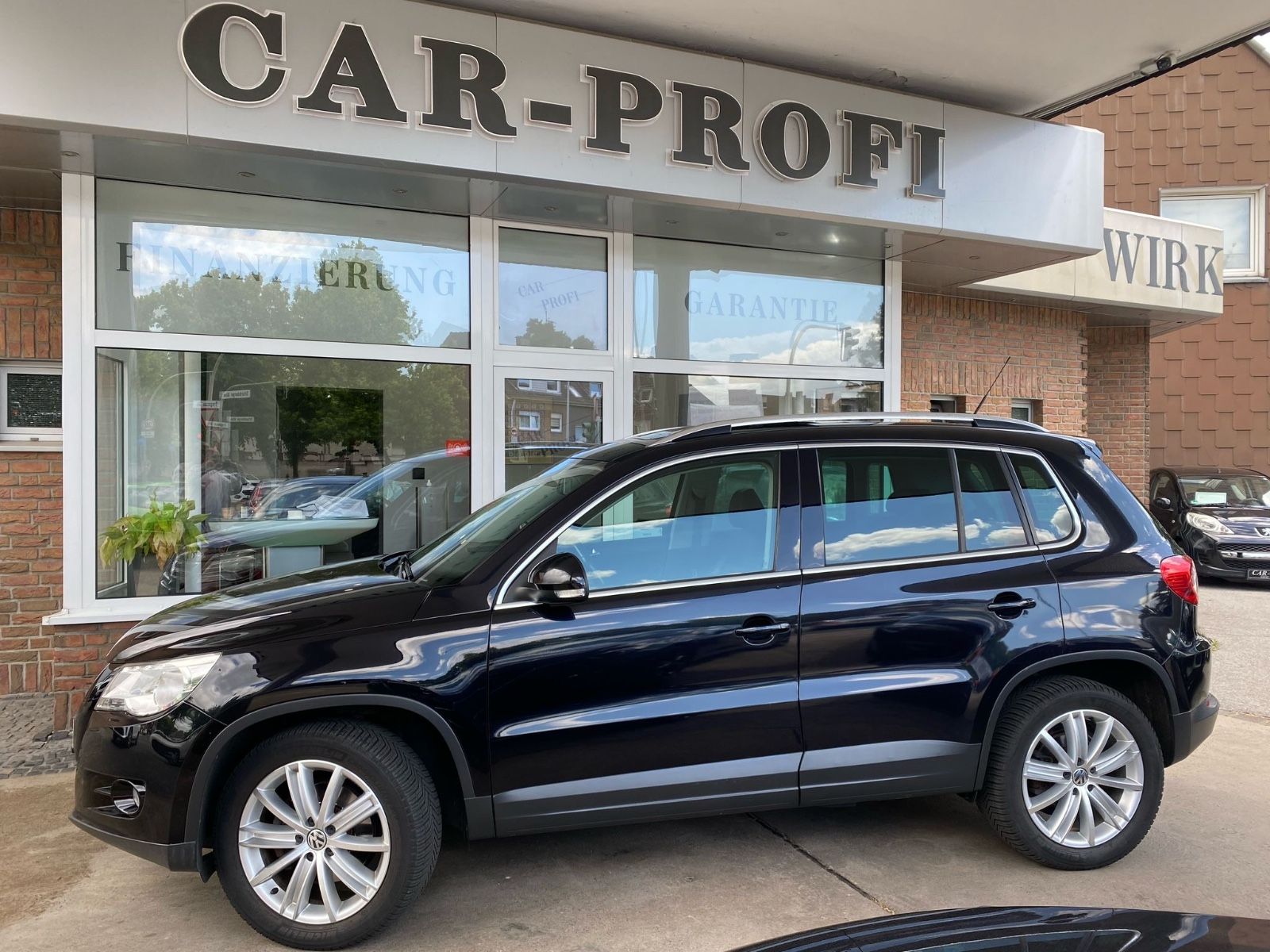 Fahrzeugabbildung Volkswagen Tiguan Sport & Style 4Motion Leder/Navi/Euro 5