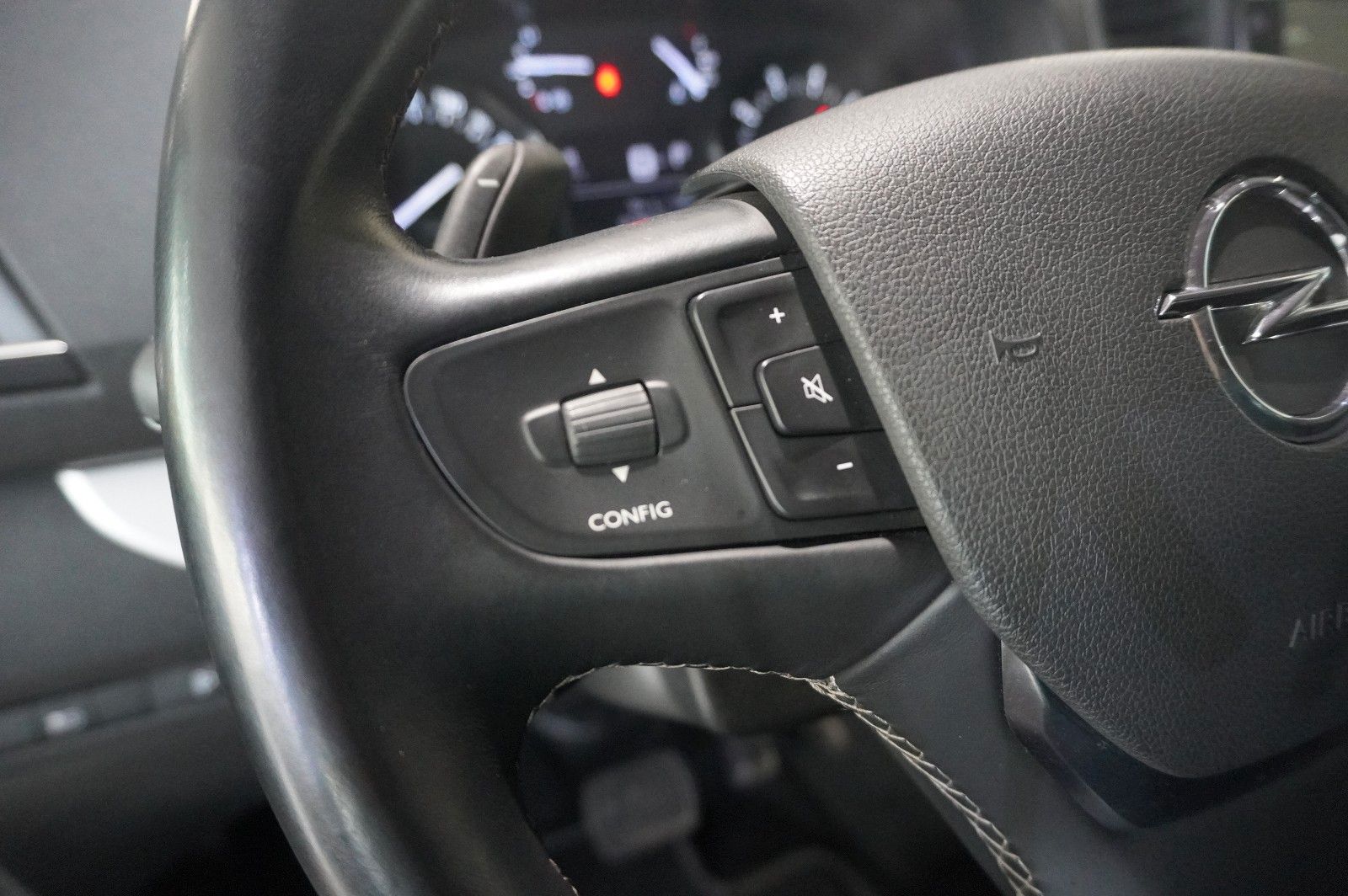 Fahrzeugabbildung Opel Zafira Life 2.0D "L" EDIT. 8-SITZE NAVI/LED/AHK