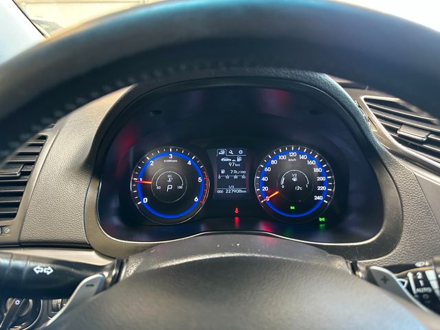 Hyundai i40 cw blue Premium *Navi*TOP*AHK*