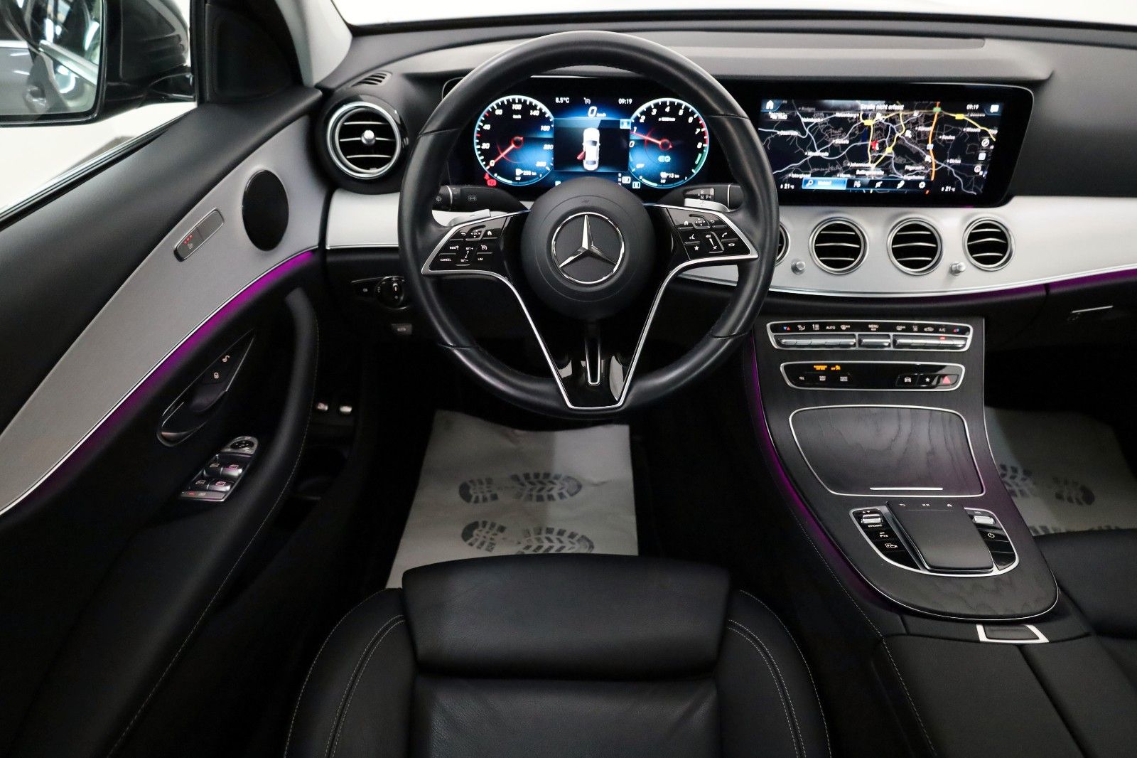 Fahrzeugabbildung Mercedes-Benz E 300 e Avantgarde Lim.,Leder,Navi,SH,Kamera,AHK