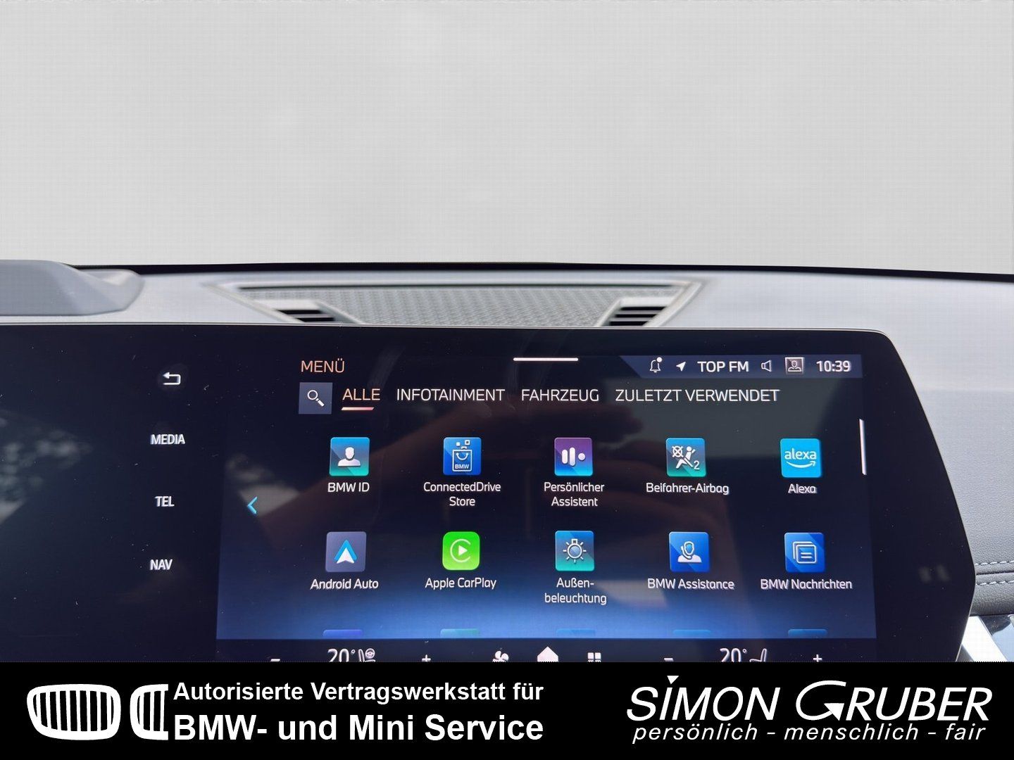 Fahrzeugabbildung BMW X1 xDrive23i M Sport Pro Pano HUD H&K Leder AHK