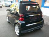 Smart ForTwo Cabrio 62 kW Brabus Line*Aut*Klima*R-Cam* - Smart aus 2009: Brabus