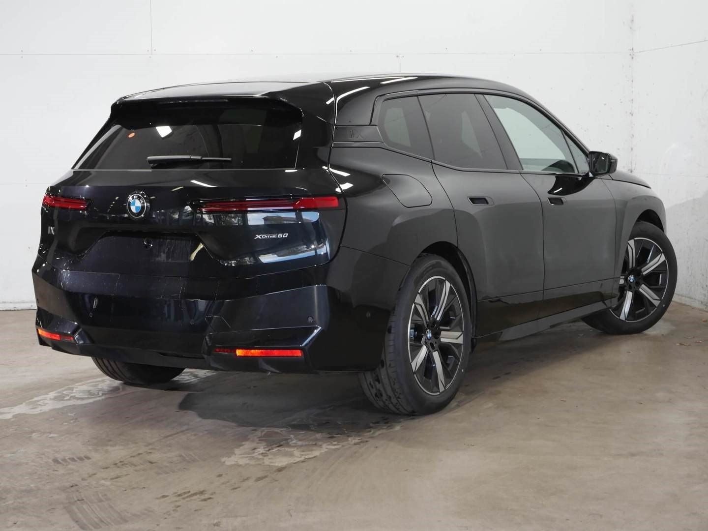 BMW iX xDrive60 Aktivlenkung Luftfederung Sky Lou foto 2