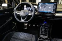 Volkswagen Golf VIII 1.5TSI R-Line Black Style AHK Pano 360