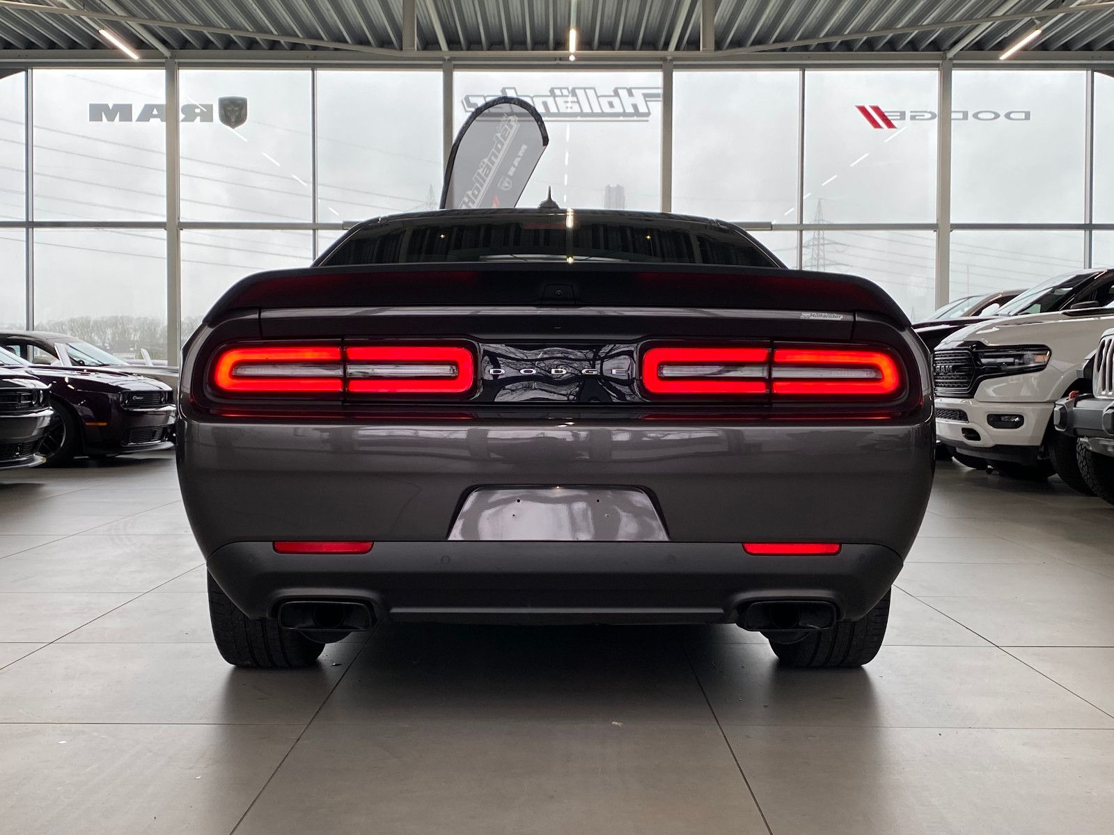 Fahrzeugabbildung Dodge Challenger SRT 6.2 Hellcat Redeye Deutsche EZ.