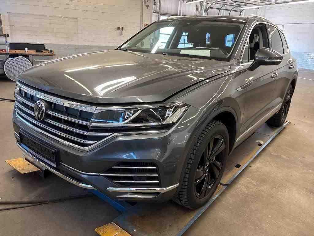 VW Touareg Elegance ACC PANO LED NAV SHZ LHZ LEDER