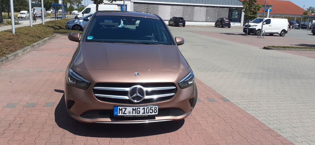 Image of Mercedes-Benz B 200