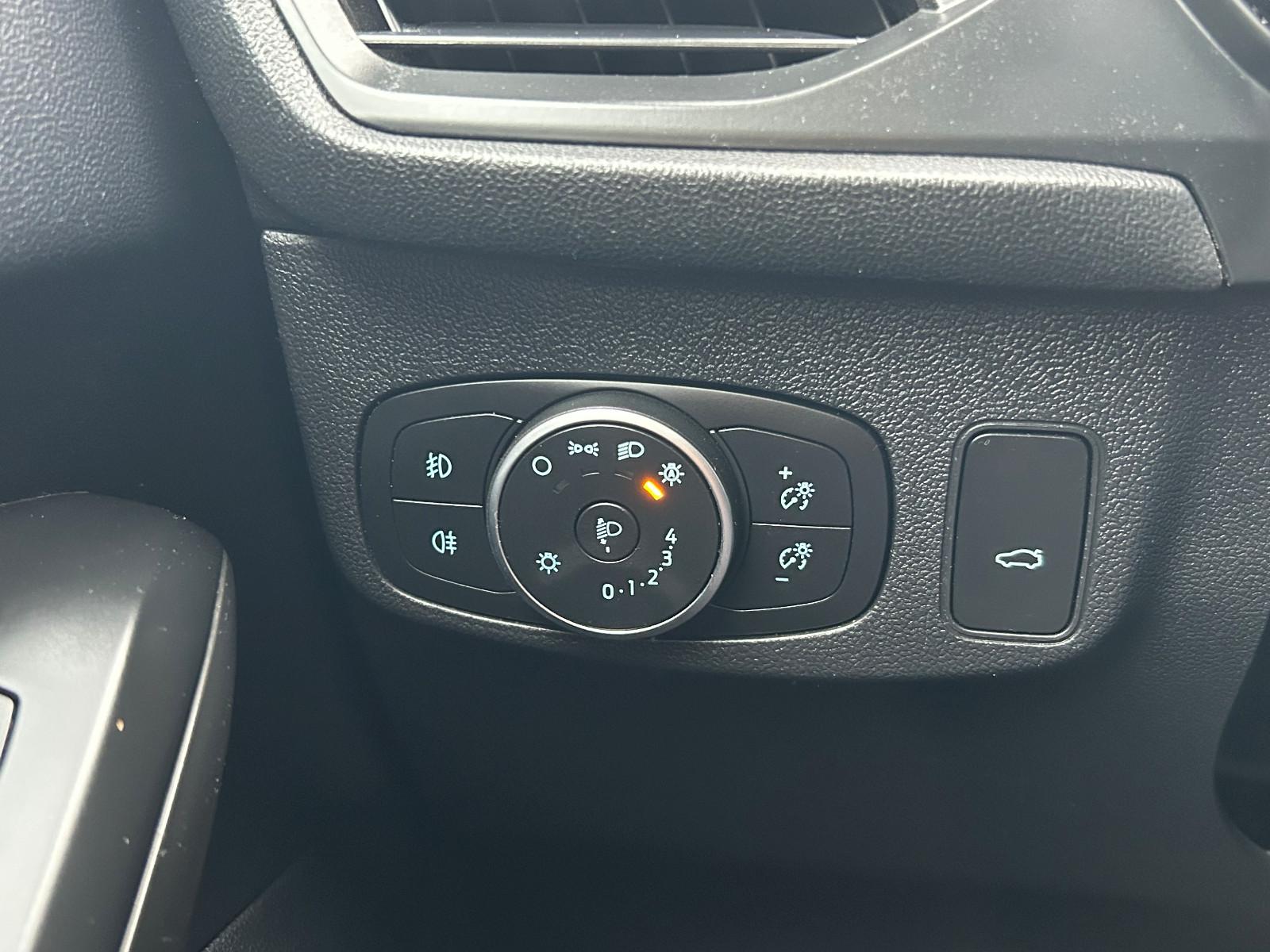 Ford Focus Turnier 1.5 ST-Line X *LED*APP*TEMP*SHZ*18