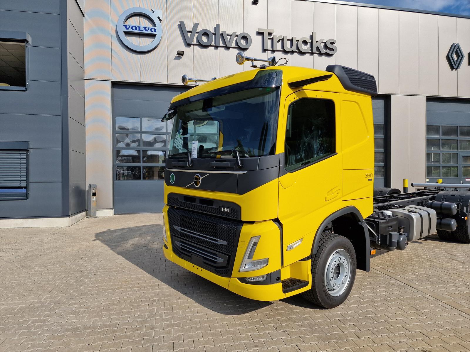 Volvo FM330 Kran Plateau THOMA HMF 12m LFBK *VOLL*
