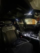 Audi Q7 3.0 TDI quattro tiptronic - - silberne Audi Q7