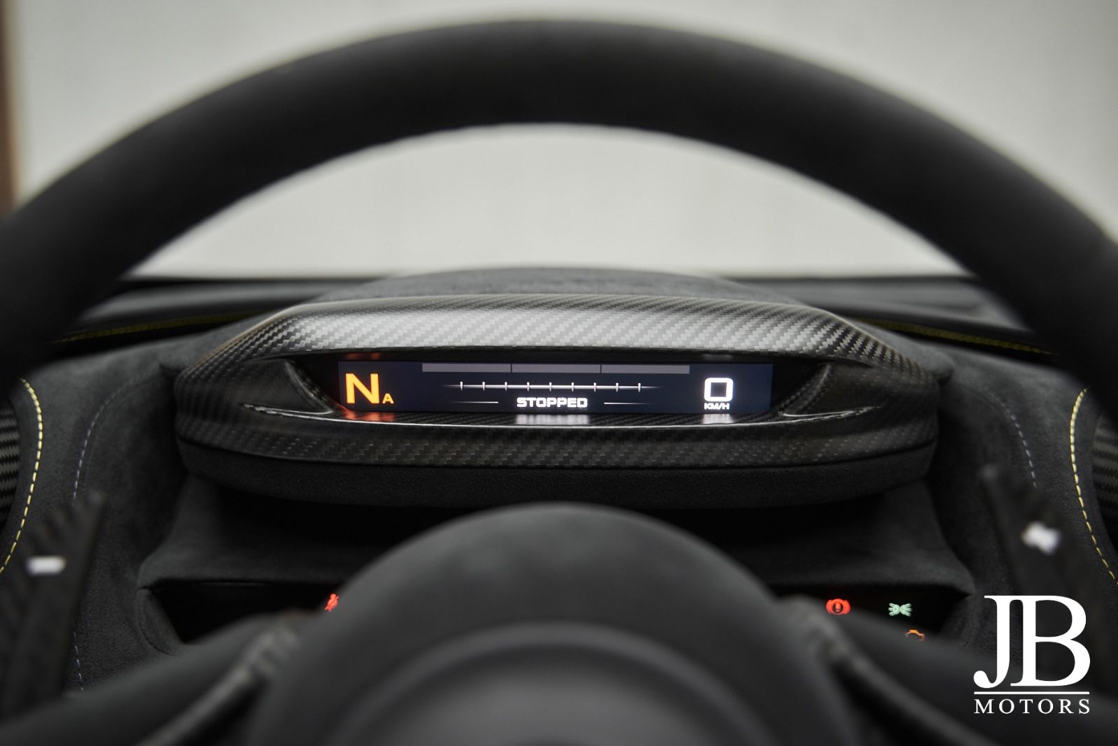 Fahrzeugabbildung McLaren 720s Spider MSO Carbon B&W Sound Lift Novitec