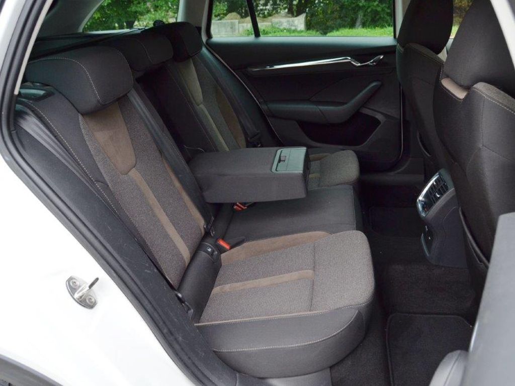 Octavia 2.0 TDI 4x4 DSG Scout AHK/MATRIX/NAVI/IN