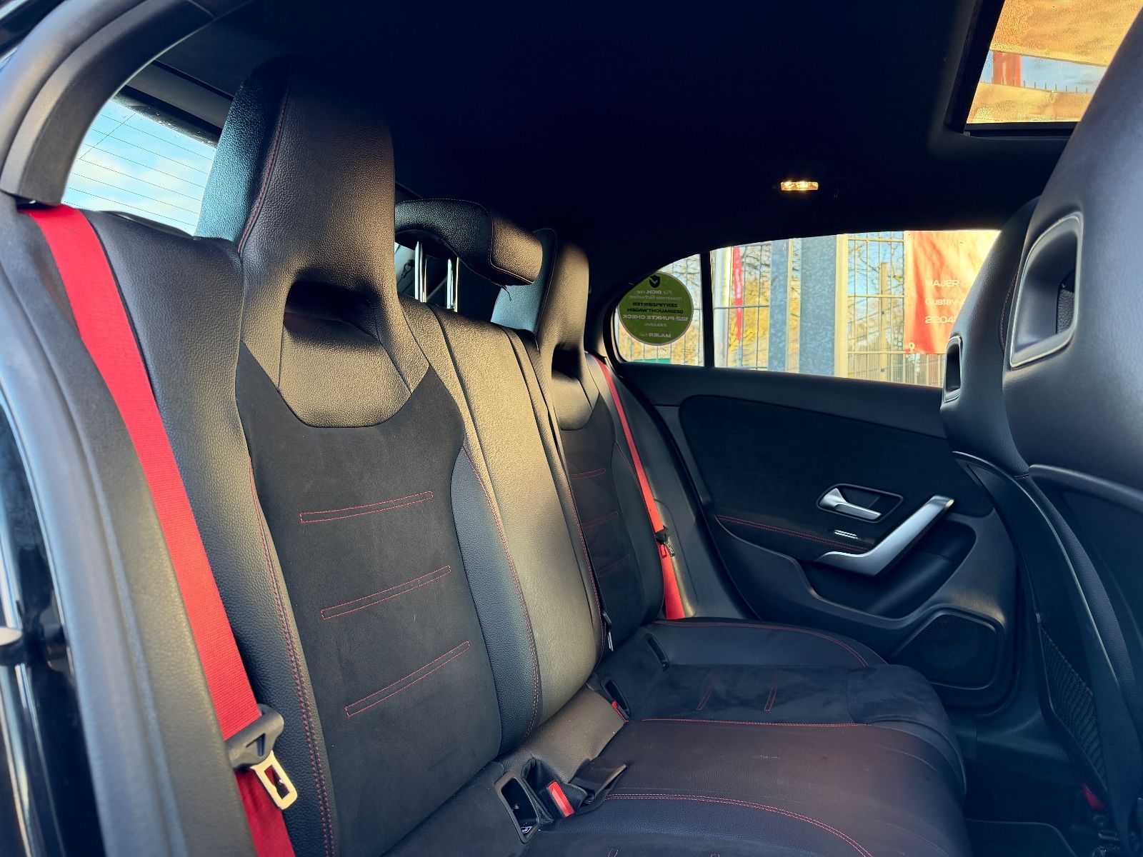 Fahrzeugabbildung Mercedes-Benz A 35 AMG 4Matic*BURMESTER*PANO*LED*ALCANTARA*19"