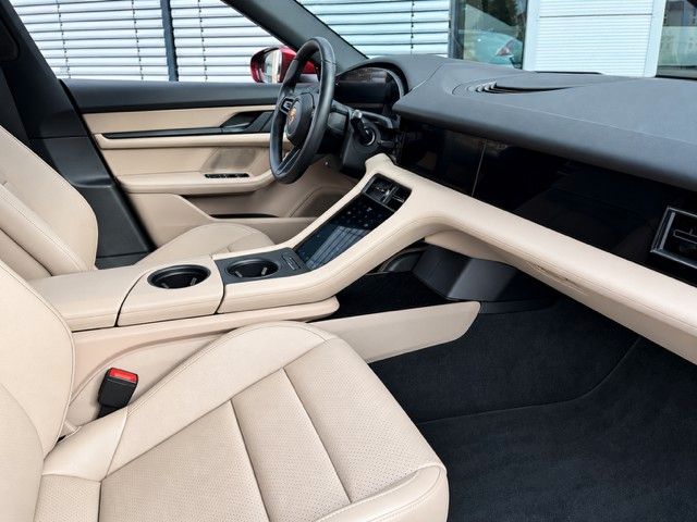 Porsche Taycan Performance Plus Luftfederung HUD ACC foto 15