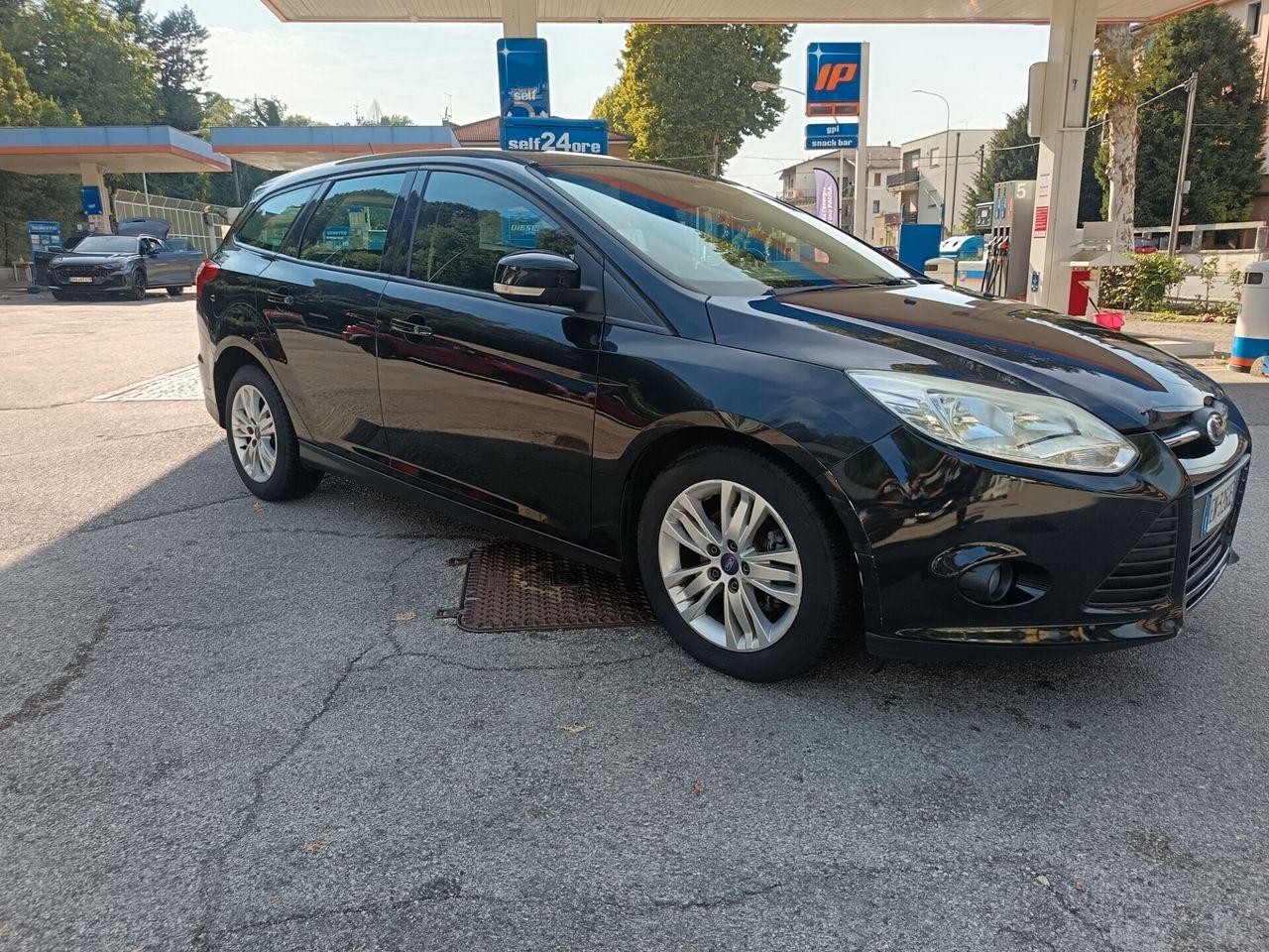 Ford Focus 2012 — rear view