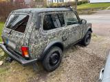 Lada Niva 2010 steht zum Verkauf - Lada aus 2010
